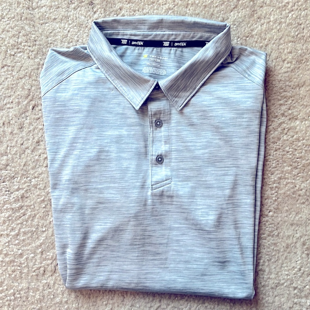 Tek Gear Men’s Polo Shirt Size XXL. Silver Classic Fit